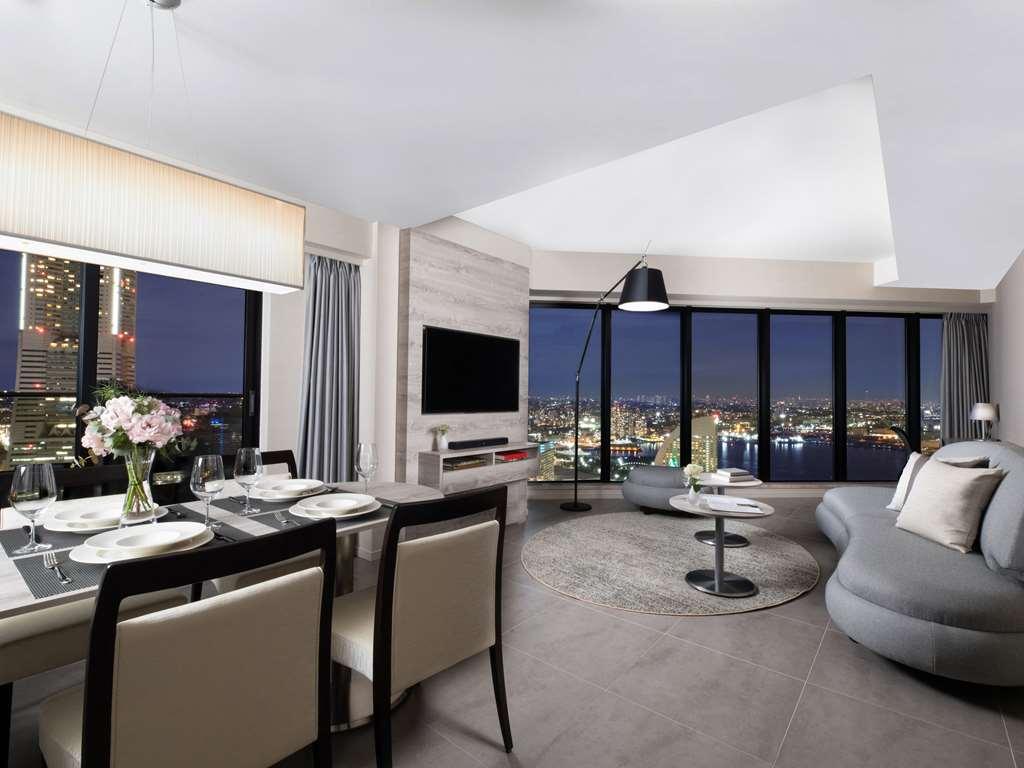 Oakwood Suites Yokohama Γιοκοχάμα Δωμάτιο φωτογραφία A suite at The Ritz-Carlton, Tokyo